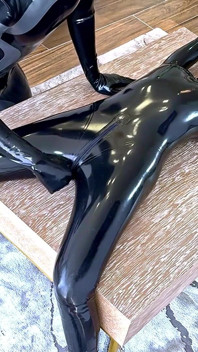 Hiasan Kehidupan Lateks - Alex Latex