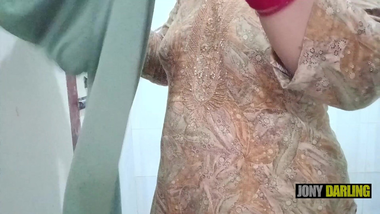 Jony Darling: Stiefmoeder badplezier