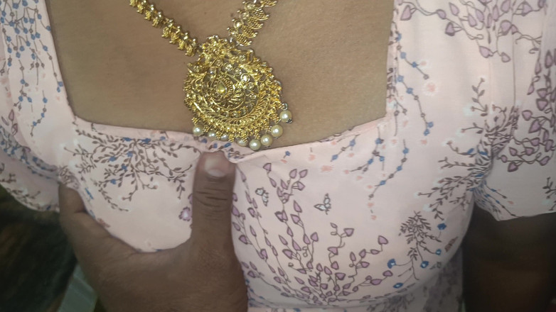 Laxi ammu: Femme au foyer, cuisine, romance torride