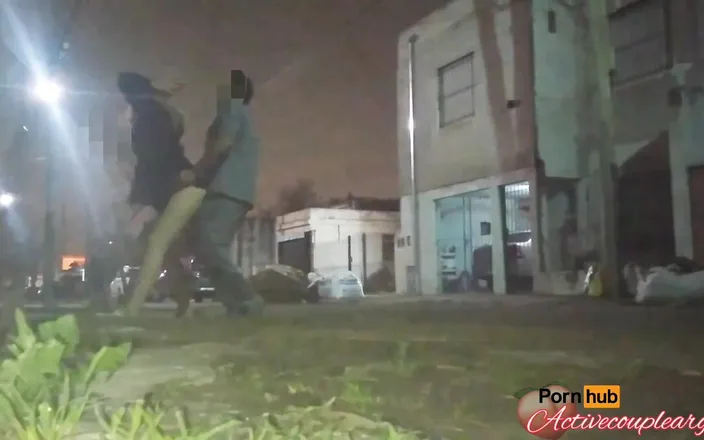 Activecouplearg: Flashing Skirt No Panties Around Town