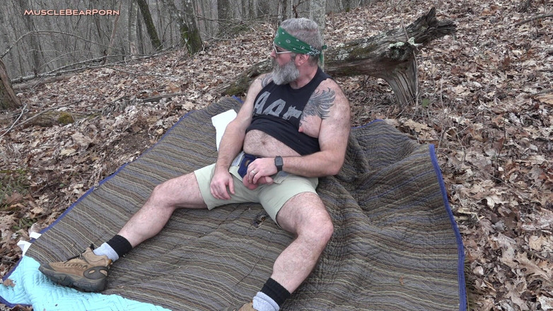 Muscle Bear Porn: Загрузили для медведя