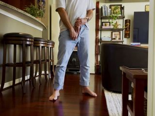 Barefoot Blake: Mostrando mi hermosa polla, bolas, culo, pies descalzos