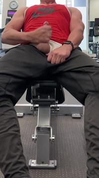 Jockdad87, hôtel, gym, branlette et éjaculation, partie 2