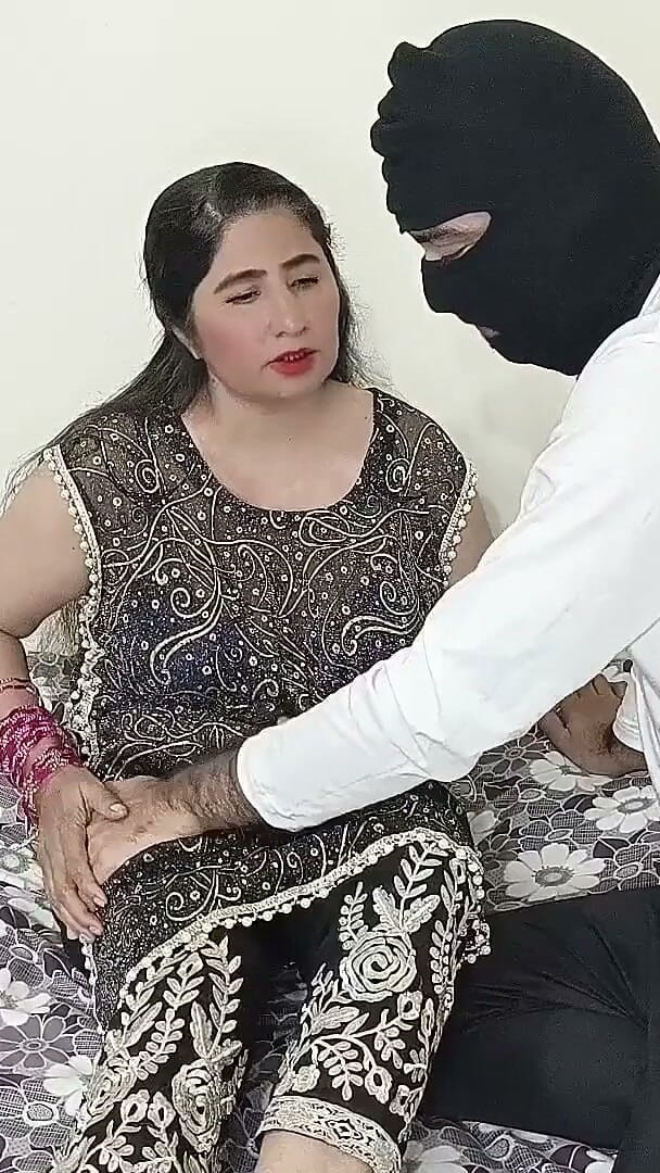 IndianHindiXxx: Dì Ấn Độ xinh đẹp nhất bú cu và đụ mạnh với chàng trai...