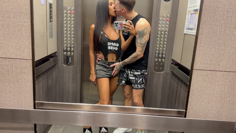 Ladyboy Maria: Vyzvednutí v tělocvičně vede k flip šukání
