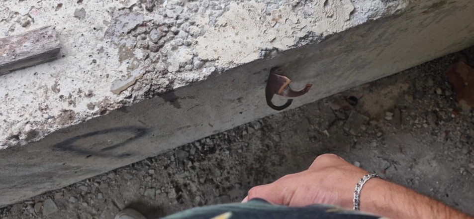 ArchiRusik: Un tânăr futăcios într-o fabrică abandonată l-a întâlnit pe tati și i-a futut...