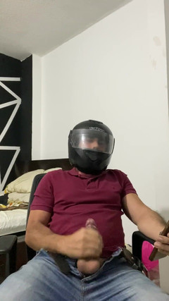 Latin mature king: メッセンジャーが私の写真に合わせて自慰をする パート1