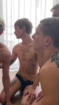 Twinks snälla pappa, pappa knullade twinks hårt del 1