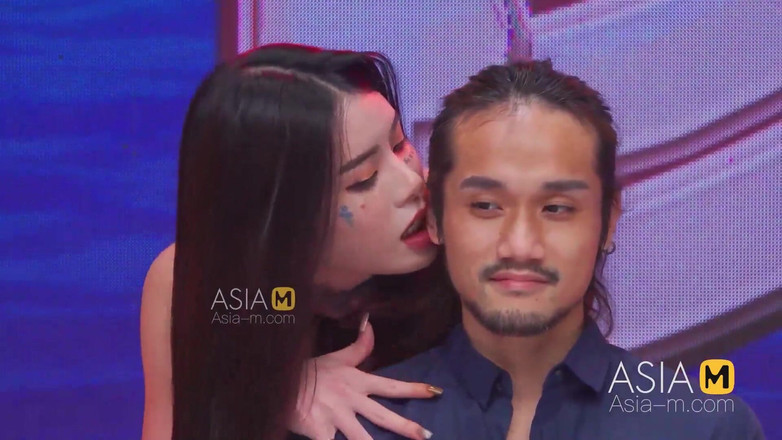 ModelMedia Asia: Mtvsq-0001 Camera de Studiu Sex / Sezonul 2, Numărul 8 / Mângâiere tachinare a...