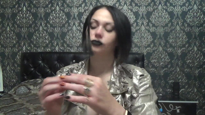 Goddess Misha Goldy: Golden rings tease and HJ! Jewerly fetish!