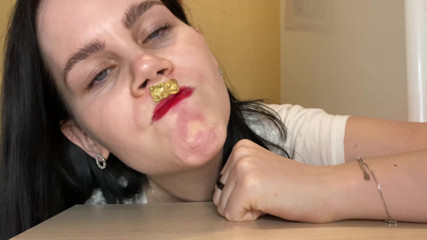Anna Sky: Raksasa makan beruang gummy dan mainan. Video resolusi 4K