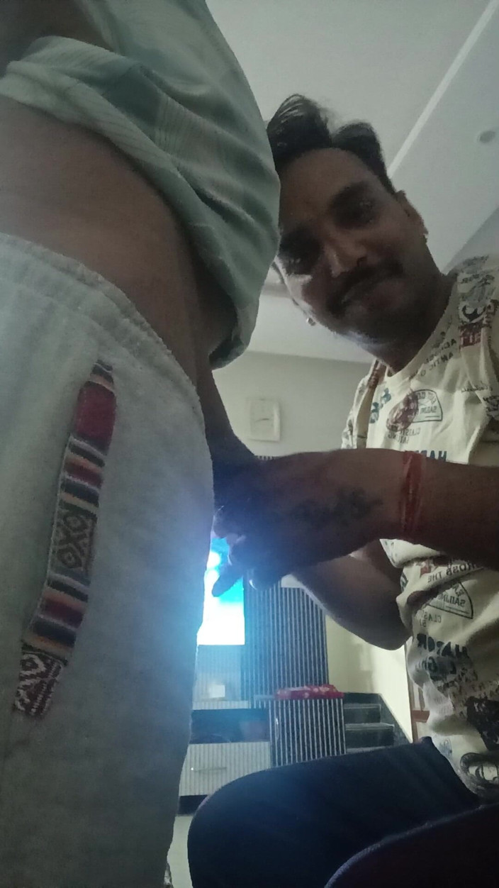 Rajasthani-old-lover: Pria desi menikmati seks dengan ayah tiri tetangga dan perwira...