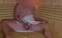 Lucas Nathan King: Esibizione del cazzo rischioso in sauna | Una enorme sborrata