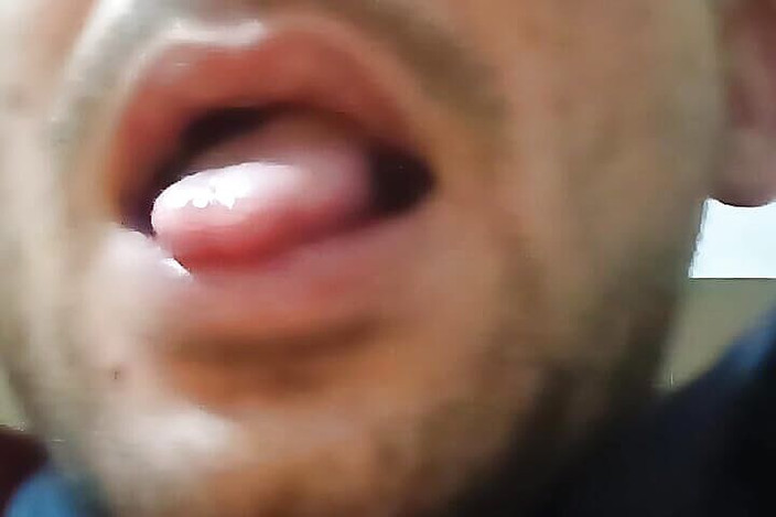 Gangbang straight: 입에 땀을 흘리는 Lora