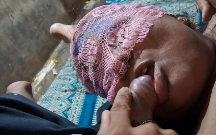Bengali sex musti: Kakak tiri ngentot ke mulut