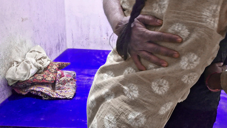 DesiBurChudai: Gospodină indiană desi desi de la sat sex cu un...