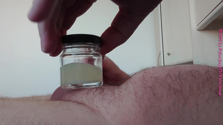 Carmen_Nylonjunge: Nylonjunge'un camdaki boşalması 1