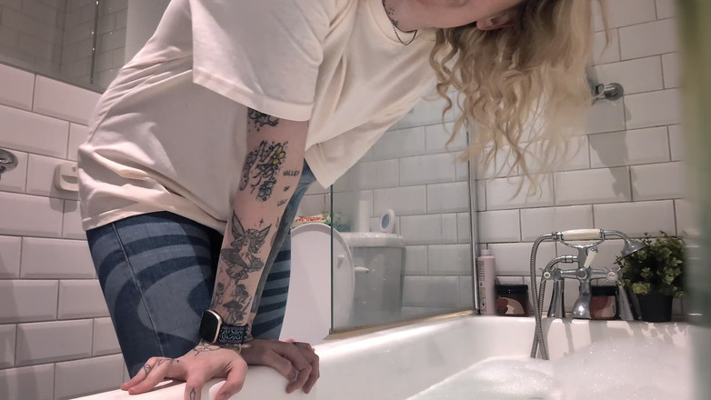 Liberation in motion: Doorweekt en verrast: mijn eerste gekletste bad