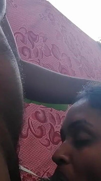 meri sauteli mammi mujhe bahkaane ke lie hamesha kyon pahanti hai
