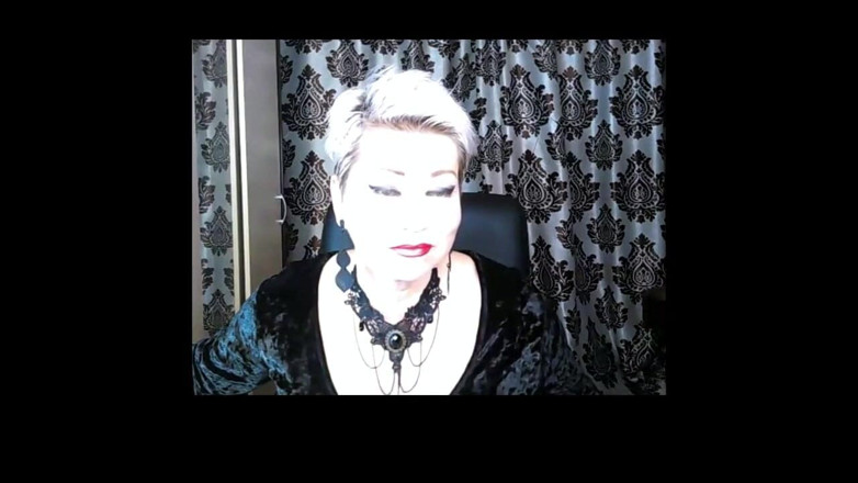 AimeeParadise: A New Working Day for a Cool Mature Bitch From...