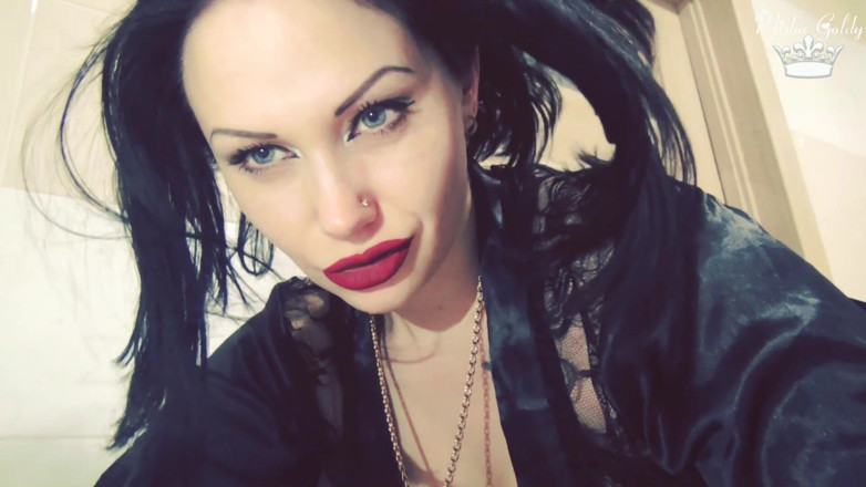 Goddess Misha Goldy: Bibir semula jadi yang sempurna