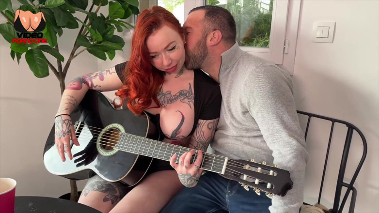 Video Porno One: Müzik öğretmenimden gelen tüm bilgileri yuttum!