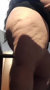 Femme BBW à gros cul, fans au ralenti uniquement