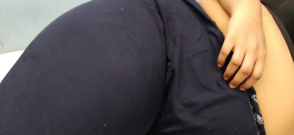 Aria Mia: Sdílení pokoje s mojí nadrženou nevlastní sestrou Desi