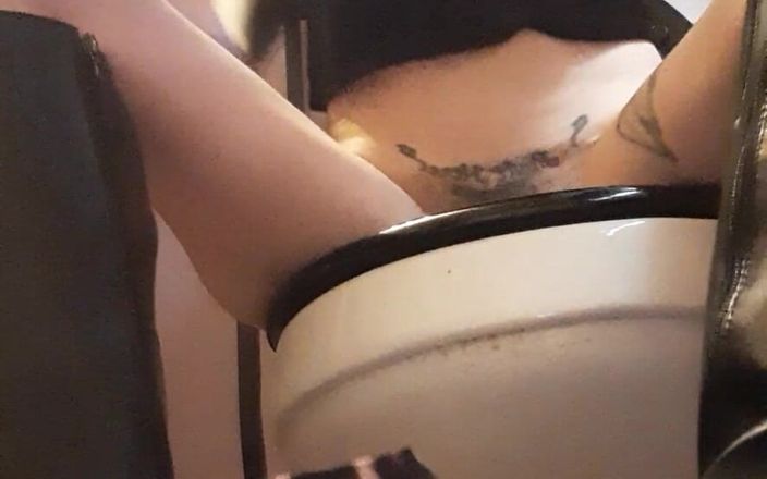 PandoraSG: Pms 화장실 교육에서 배 문지르기
