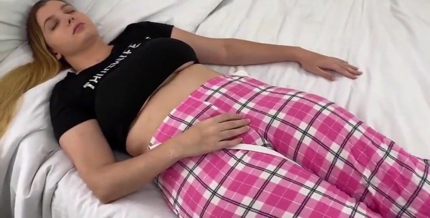 Ivana Montana: Stepuncle Fucked His Stepniece