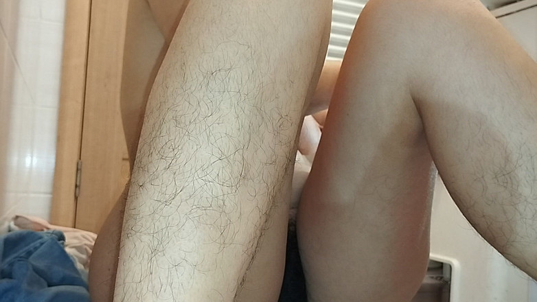 Amateur_MS: Sexy brunetka v šatně, Chlupatá kundička, Velký zadek, Velké prsa. Amatérská...