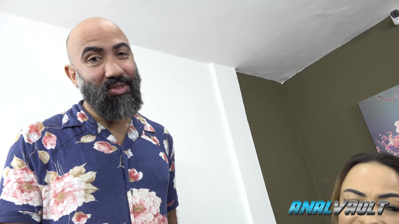 Anal Vault: Pakaian perkahwinan pengantin perempuan jalang menghidupkannya, suami dan lelaki terbaik...