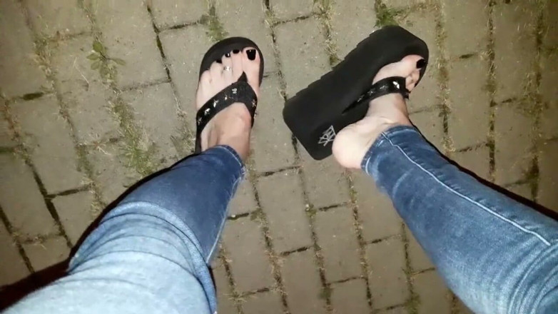 Heelex: Extreme Flip Flops and Extremely Sexy Feet