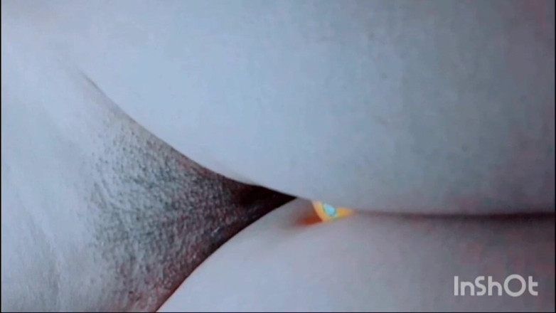 TricolorMusic3: 辣妹用番茄自慰，我通过在我的阴户里放番茄来自慰