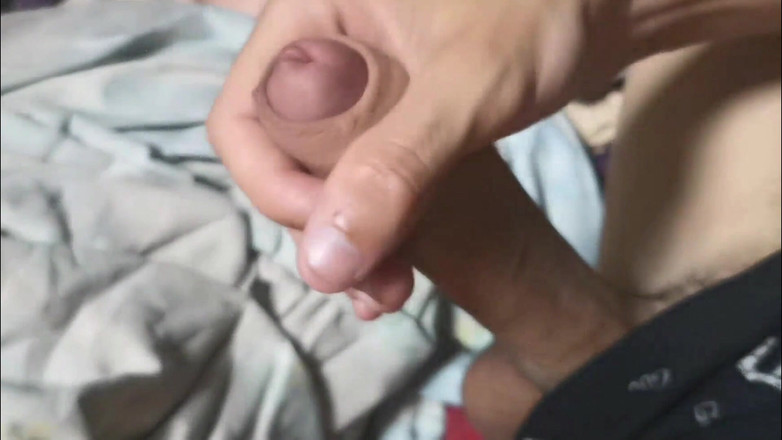 SEXY_GUYBEST: Ik rukte mijn grote lul af voordat ik naar bed...