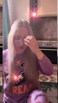 Asmr lange blonde haare bürsten