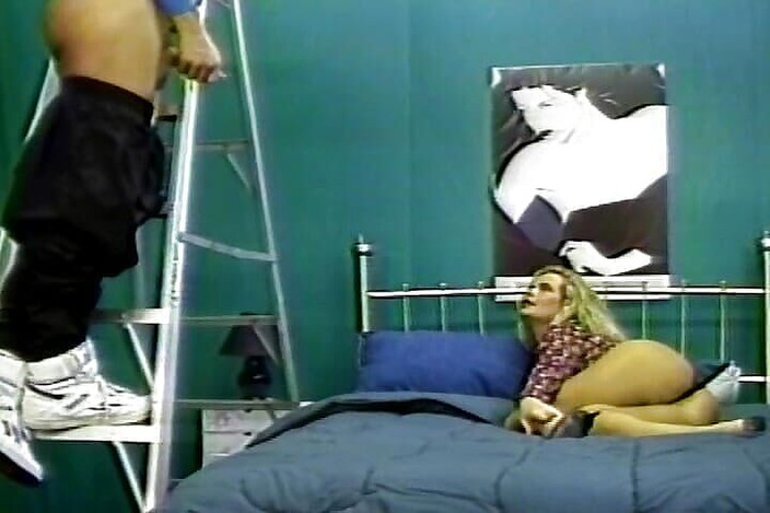 Vintage Babes: Je to jedna úžasná děvka, která si ráda hraje se svou...