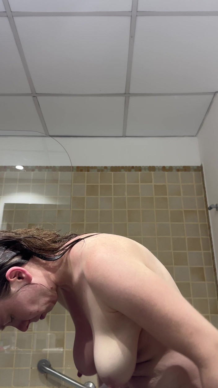 SweetLucy96: Geiles Teen Eingeschäumt Und Rasiert