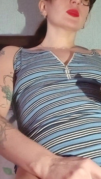 饥渴女孩想要做爱
