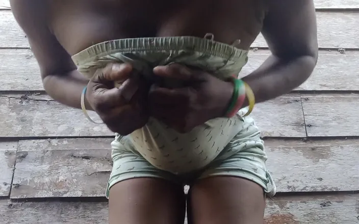 Super sexy ebony cuties: Striptease Peeing Outdoors Rubbing Fingering My Wet Pussy