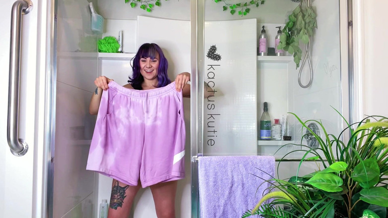 kactus kutie: Peeing in My Ex's Shorts