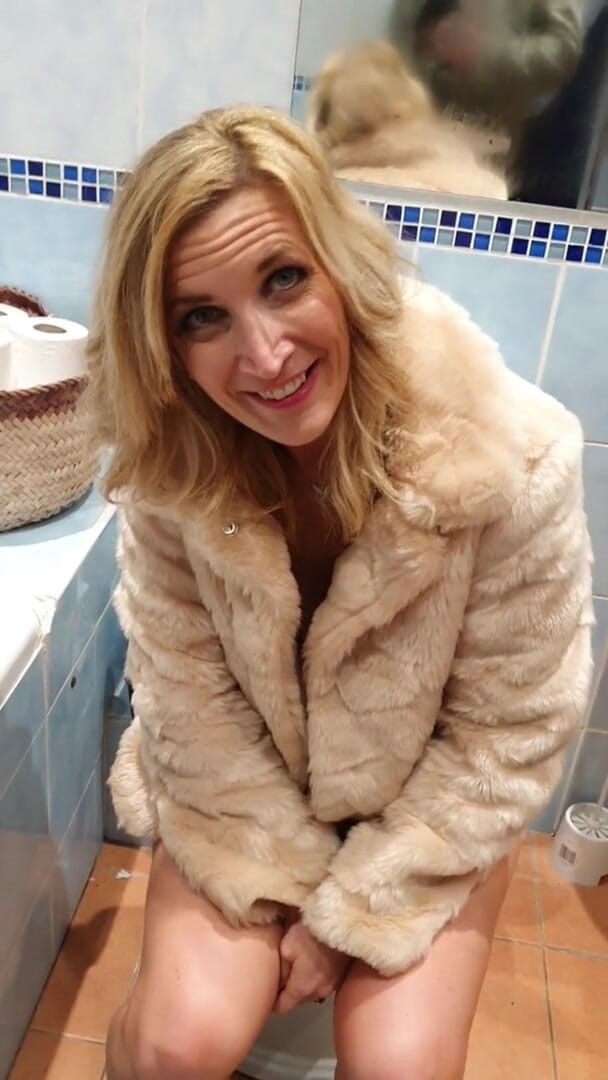 Serenexx: Ukazuji si prsa při čůrání! Serenexx