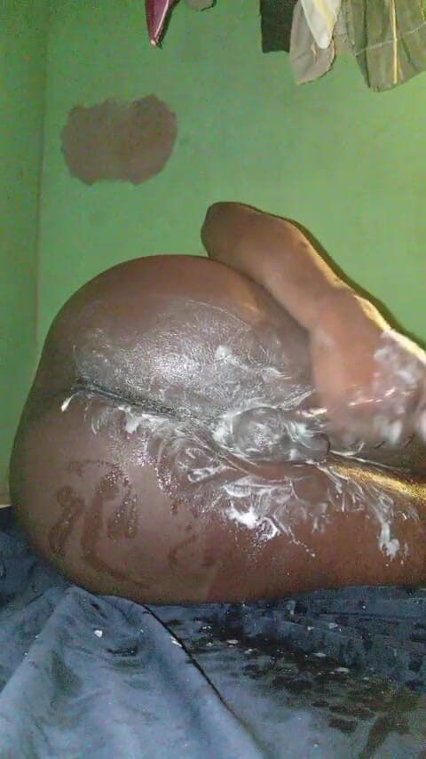 Africatrans: Jilat memek gadisku.
