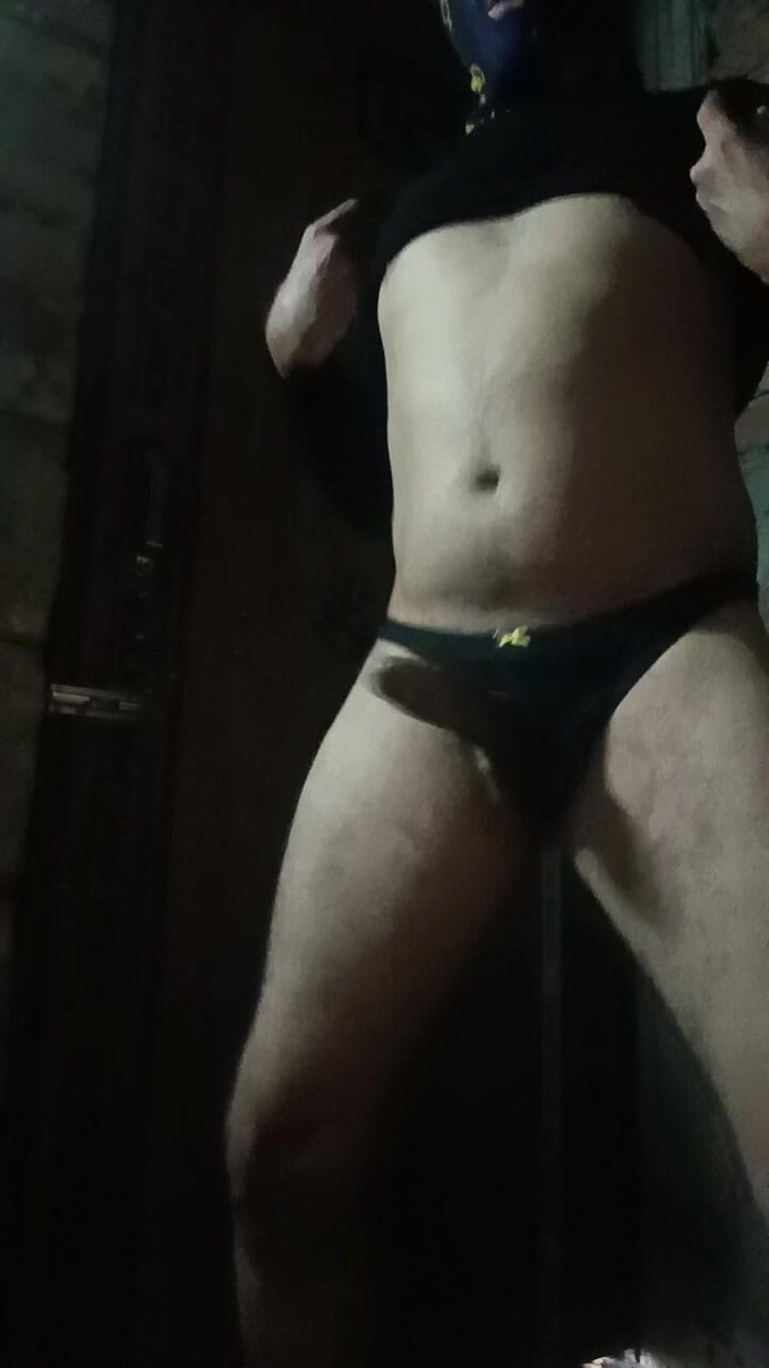 Desi shikha: Fackování obrovského ptáka