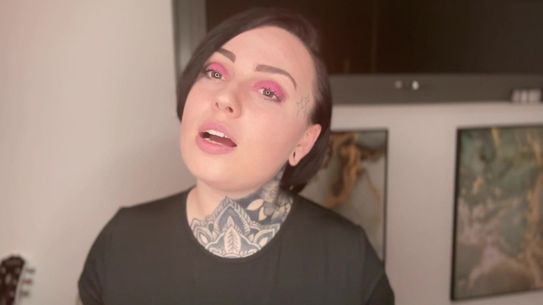 Miss Valentina: 現実のカッコウボーイフレンド