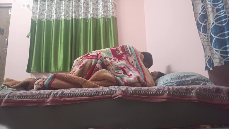 Satyajit das: Moglie scopata mentre l'amico era in videochiamata