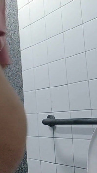 Sika w publicznej łazience