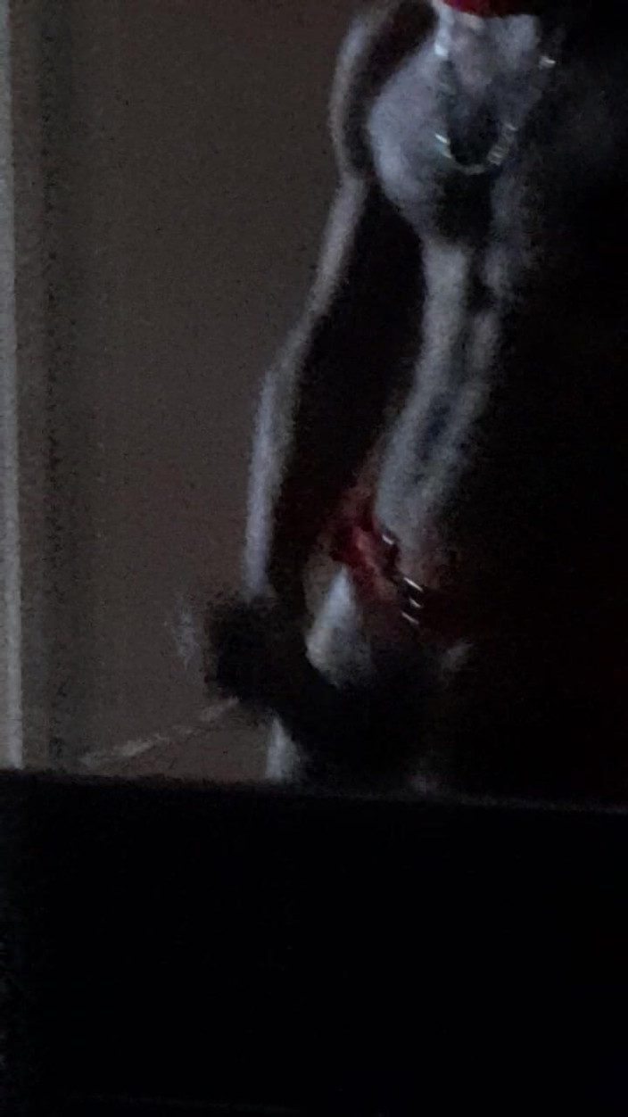 Dorian DomTop: Возбужденная Xmas Deer начала мастурбировать