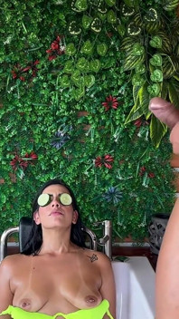 Une grosse bite noire fait un massage à sa cliente qui se termine par son gros cul - Brandon Cruz et Kylei