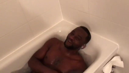 Sjojo Levana: In the bathtubs
